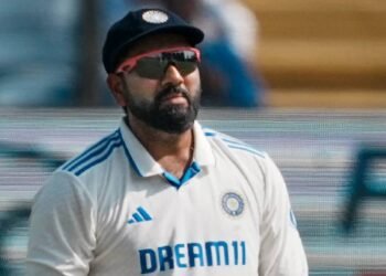 भारत ने शनिवार को न्यूजीलैंड के खिलाफ दूसरे टेस्ट में 113 रन से हारकर 12 साल में अपने घर पर पहली बार टेस्ट सीरीज हारने का दुखद अनुभव किया