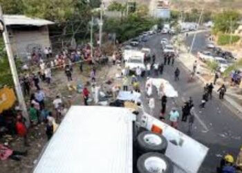 मैक्सिको में भयानक सड़क हादसा, बस हादसे में 19 लोगों की मौत