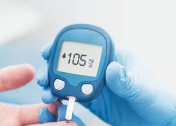 अगर आप ब्लड प्रेशर या डायबिटीज की मरीज हैं तो करवा चौथ का व्रत रखने से पहले इन बातों का ध्यान रखें