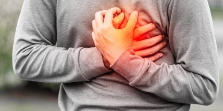 तनाव और चिंता सेहत के लिए हैं बेहद खतरनाक, बन सकता है हार्ट अटैक का कारण, जानें कैसे?