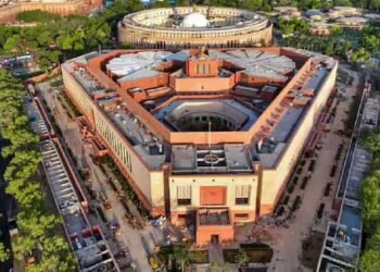 कनाडा द्वारा फास्ट-ट्रैक स्टूडेंट वीज़ा योजना समाप्त करने के बाद, संसद में सरकार ने नियमित रूट के लाभों पर प्रकाश डाला