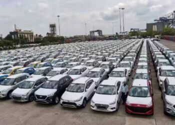 त्योहारी मांग से घरेलू वाहन बिक्री में हल्की वृद्धि, SIAM की रिपोर्ट