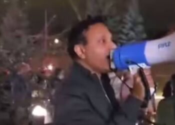 कनाडा में मंदिरों पर विरोध प्रदर्शन: दो भारतीय मूल के पुरुषों पर कार्रवाई