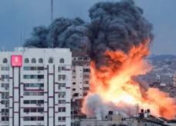 फिलिस्तीनी अधिकारियों के अनुसार, मारे गए लोगों में आठ महिलाएं और छह बच्चे शामिल हैं।