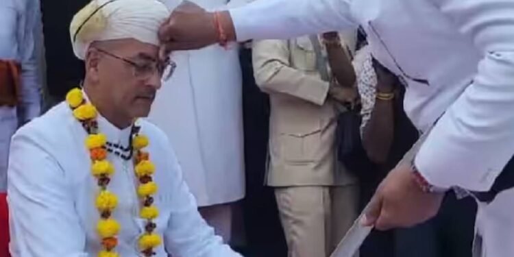 राजस्थान के महाराजा और भाजपा विधायक के बीच उदयपुर की राजगद्दी पर 'अधिकार' को लेकर झड़प; महल के बाहर पथराव