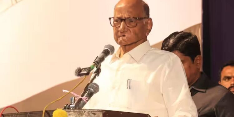 शरद पवार, एनसीपी के patriarch, ने चुनावी राजनीति से अपने संभावित रिटायरमेंट का संकेत दिया है।