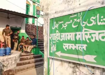 संभल झड़प: शाही जामा मस्जिद में शुक्रवार की नमाज से पहले हिंसा प्रभावित क्षेत्र में क्या हो रहा है, जानिए