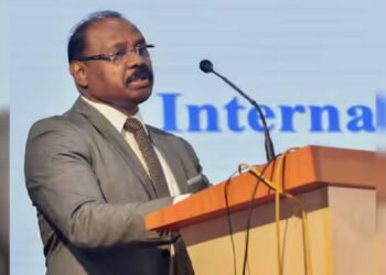 भारत के महालेखा नियंत्रक (CAG) गिरिश चंद्र मुर्मू का आह्वान: नवाचार और तकनीकी दृष्टिकोण को अपनाने की आवश्यकता