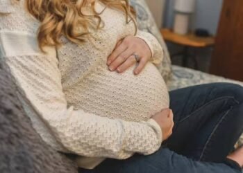 गर्भावस्था की खबर ने महिला को किया हैरान, 28 हफ्ते में दिया चार बच्चों को जन्म