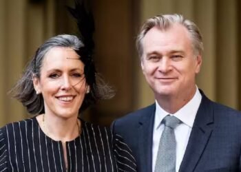 क्रिस्टोफर नोलन को राजा चार्ल्स द्वारा नाइट की उपाधि दी गई, एम्मा थॉमस को डेमहुड की उपाधि दी गई