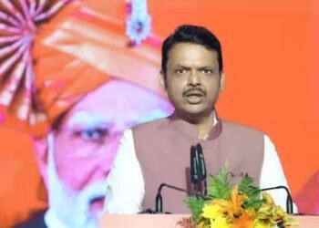 ਦੇਵੇਂਦਰ ਫੜਨਵੀਸ ਨੇ ਮਹਾਰਾਸ਼ਟਰ ਦੀ ਮੁੱਖ ਮੰਤਰੀ ਦੀ ਦੌੜ ਜਿੱਤੀ, ਪਰ ਸਖ਼ਤ ਚੁਣੌਤੀਆਂ ਸ਼ਾਸਨ ਨੂੰ ਇੱਕ ਕੰਡਿਆਲਾ ਰਾਹ ਬਣਾ ਦੇਣਗੀਆਂ