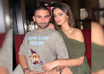 तस्वीरों में: अनन्या पांडे अपने कथित बॉयफ्रेंड वॉकर ब्लैंको के साथ पार्टी में पहुंचीं। सौजन्य: ओर्री