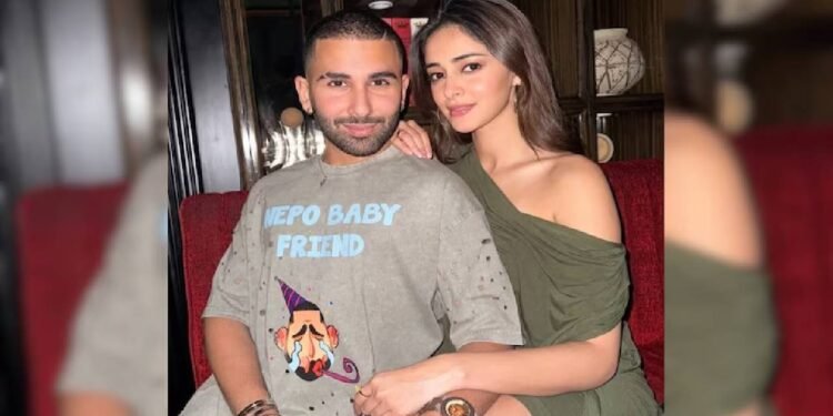 तस्वीरों में: अनन्या पांडे अपने कथित बॉयफ्रेंड वॉकर ब्लैंको के साथ पार्टी में पहुंचीं। सौजन्य: ओर्री