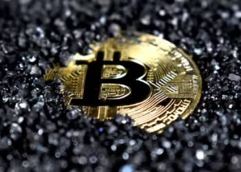 बिटकॉइन का ऐतिहासिक दिन: $100,000 का आंकड़ा पार