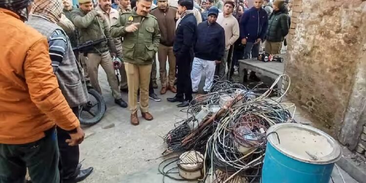 सपा सांसद पर मामला दर्ज होने के बाद, हर साल बिजली चोरी से यूपी को होने वाले भारी नुकसान पर एक नजर डालें