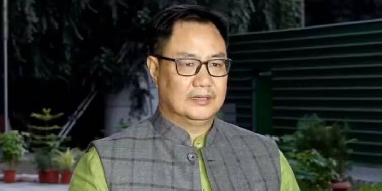 संसदीय कार्य मंत्री ने धनखड़ के खिलाफ अविश्वास प्रस्ताव की निंदा की: 'कांग्रेस, सहयोगी दल आसन की गरिमा का अनादर करते हैं'