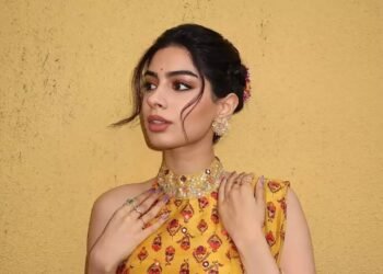 ख़ुशी कपूर की 23,000 रुपये की पीली प्री-ड्रेप्ड साड़ी, बेस्ट फ्रेंड की हल्दी के लिए जेन-जेड के लिए परफेक्ट है