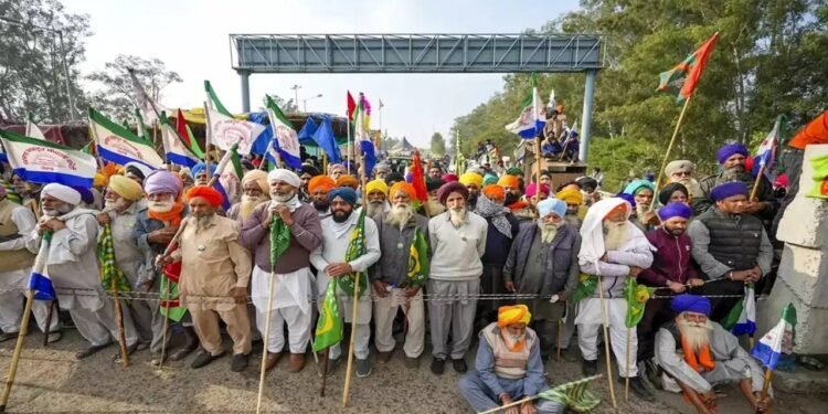 पंजाब बंद समाचार लाइव अपडेट: किसानों के विरोध प्रदर्शन तेज होने से 221 ट्रेनें प्रभावित, यातायात बाधित