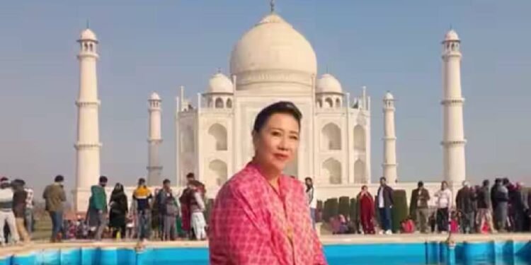 भूटान की राजमाता ने ताजमहल का दौरा किया, स्मारक की वास्तुकला और इतिहास के बारे में जाना