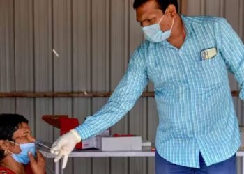 लॉन्ग कोविड के करीब दो-तिहाई मरीज अभी भी लक्षणों से जूझ रहे हैं: रिपोर्ट