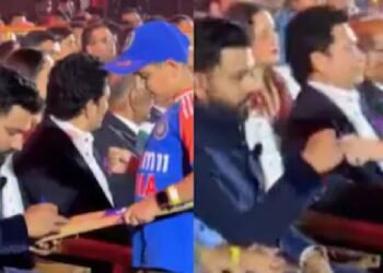 रोहित शर्मा ने वानखेड़े में युवा प्रशंसक को बल्ला दिया, मुट्ठी बांधकर प्यार भरा अभिवादन किया | देखें