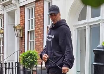 अक्षय कुमार ने मुंबई में 4.2 करोड़ रुपये में बेचा लग्जरी अपार्टमेंट