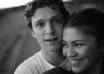 टॉम हॉलैंड और ज़ेंडाया सगाई कर चुके हैं: यहाँ उनके रिश्ते की पूरी टाइमलाइन पर एक नज़र डालें