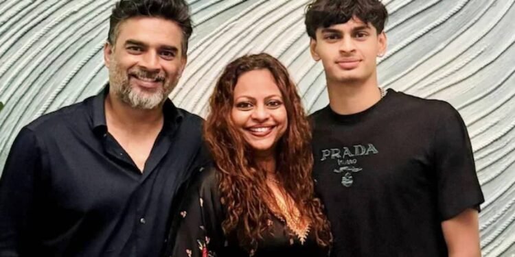 आर माधवन ने बेटे वेदांत को उसकी 'विशेषाधिकार प्राप्त' जिंदगी के बारे में चेताया: 'तुम्हें किसी भी बिस्तर पर सोते हुए नहीं देखा जा सकता'