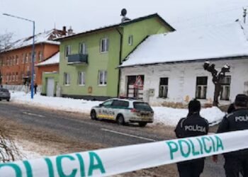 स्लोवाकिया में छात्र ने स्कूल के अंदर महिला शिक्षिका और सहपाठी की चाकू घोंपकर हत्या कर दी, एक अन्य घायल हो गया