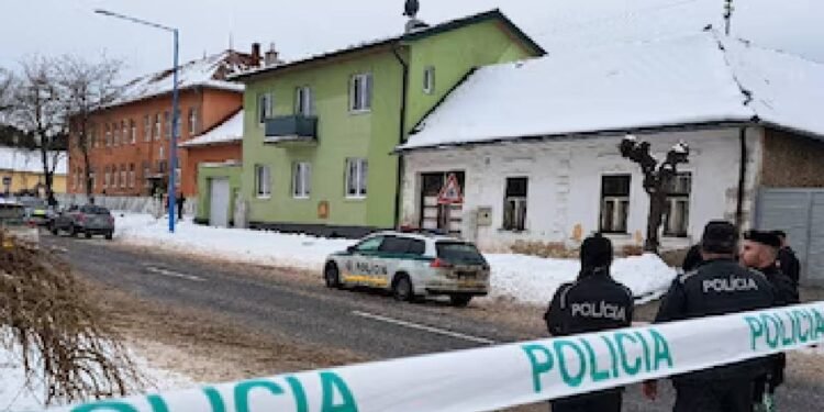 स्लोवाकिया में छात्र ने स्कूल के अंदर महिला शिक्षिका और सहपाठी की चाकू घोंपकर हत्या कर दी, एक अन्य घायल हो गया