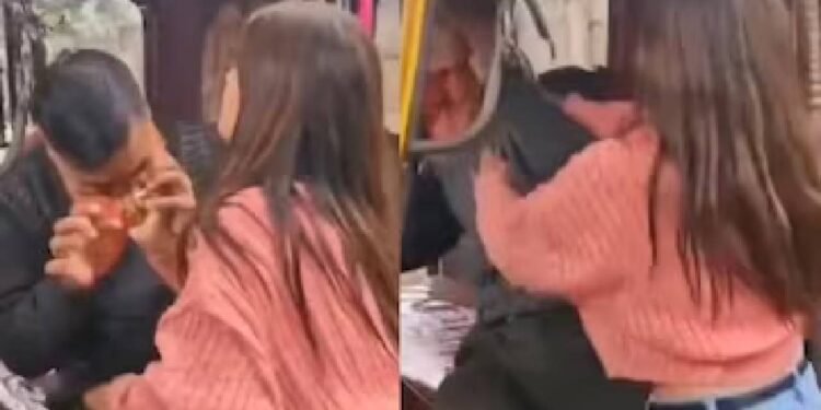 कैमरे पर: यूपी की महिला ने ऑटो चालक की बार-बार विनती के बावजूद उसे घूंसे और थप्पड़ मारे