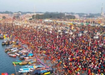 महाकुंभ मेला 2025 के लिए दिल्ली से प्रयागराज तक कैसे यात्रा करें?