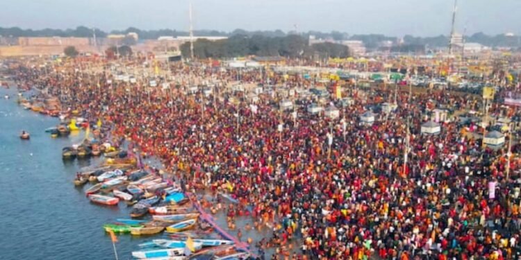 महाकुंभ मेला 2025 के लिए दिल्ली से प्रयागराज तक कैसे यात्रा करें?