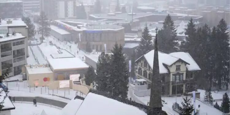 सेक्स पार्टियों और सामूहिक सेक्स: डब्ल्यूईएफ के पीछे की चौंकाने वाली सच्चाई