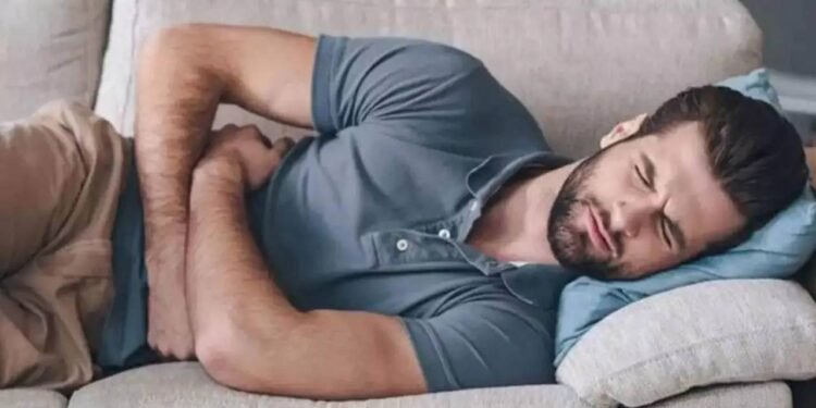 पेट दर्द की समस्या को नजरअंदाज न करें, यह कई गंभीर बीमारियों का हो सकता है संकेत