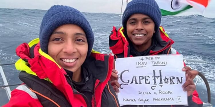 भारतीय नौसेना की दो महिला अधिकारियों ने सबसे खतरनाक समुद्री मार्ग केप हॉर्न को पार कर लिया