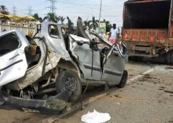 महाकुंभ से लौट रहे 6 लोगों की मौत: 4 एक ही परिवार के, झपकी आने से हुआ हादसा