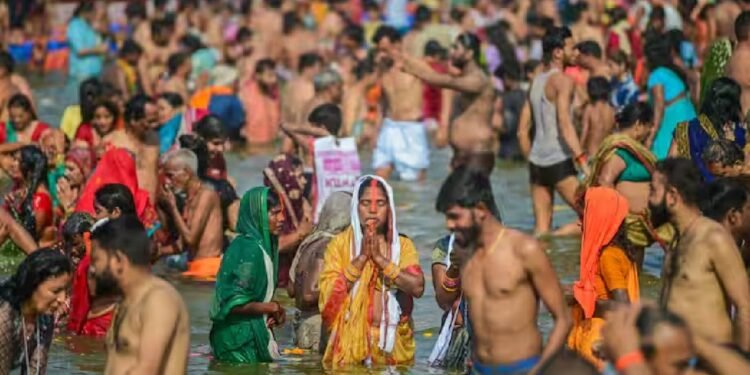 महाकुंभ में माघी पूर्णिमा स्नान शुरू, कड़ी सुरक्षा के बीच 2 करोड़ से अधिक लोगों के पवित्र स्नान की उम्मीद