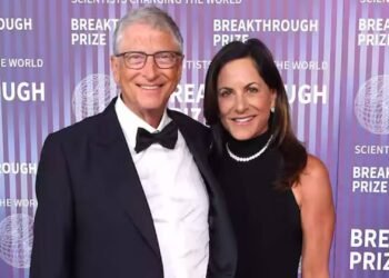 बिल गेट्स ने अपनी 'गंभीर' गर्लफ्रेंड पाउला हर्ड के साथ अपने रिश्ते के बारे में बताया। वह कौन है?
