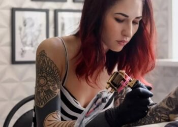 शरीर पर कहीं भी टैटू नहीं बनवाना चाहिए, ये जान के लिए है खतरनाक, सावधानी बरतने की जरूरत, वरना लग जाएगी चोट, रहें सावधान