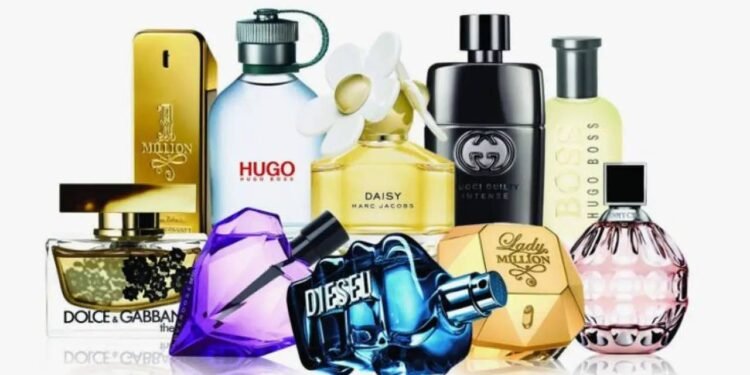 अगर आपको बाजारू परफ्यूम इस्तेमाल करने में परेशानी होती है तो आप इन्हें घर पर आसानी से तैयार कर सकते हैं, बस आपको इन चीजों की जरूरत है