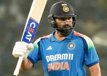 रोहित शर्मा ने IND vs ENG 2nd ODI में शतक के साथ क्रिस गेल को पछाड़कर बनाया ऑल-टाइम सिक्स-हिट रिकॉर्ड