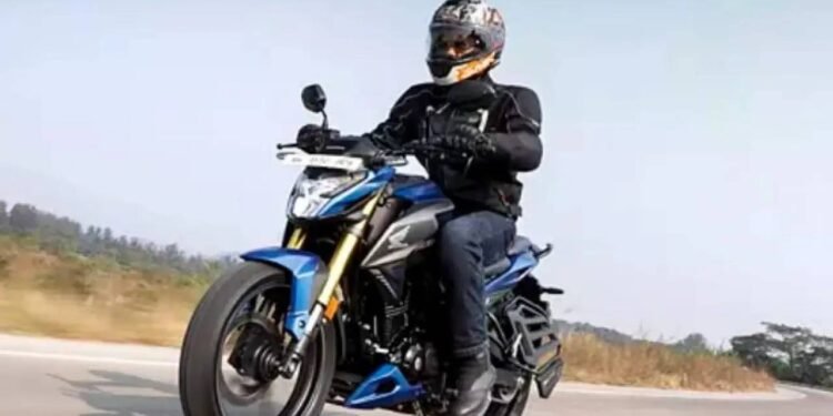 होंडा हॉर्नेट 2.0 लॉन्च, 1,56,953 रुपये में उपलब्ध, होंडा रोडसिंक ऐप के ज़रिए ब्लूटूथ कनेक्टिविटी