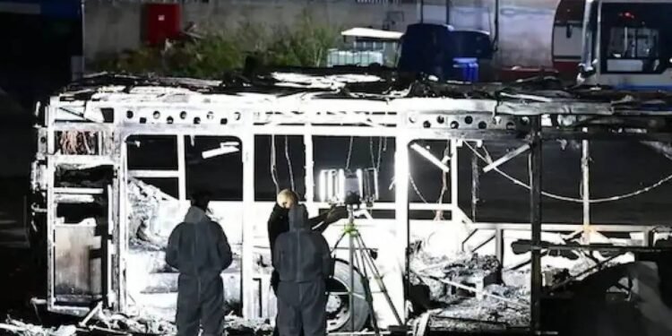 इजराइल में बसों पर सीरियल धमाके, कई जगहों पर विस्फोटक बरामद, बम निरोधक इकाई तैनात