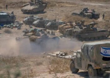 23 साल बाद इजराइली टैंक पश्चिमी तट में दाखिल हुए, 40,000 शरणार्थी शिविरों से भागे