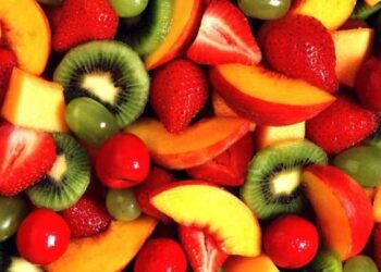 हीमोग्लोबिन बढ़ाने के लिए फायदेमंद हैं ये फल, आज ही अपनी डाइट में करें शामिल