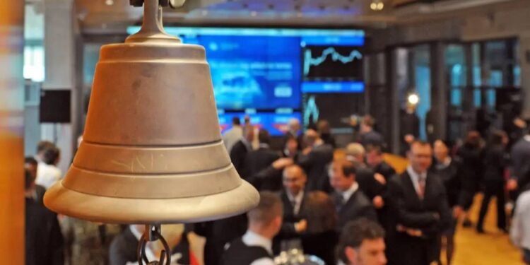 शेयर बाजार की ओपनिंग बेल; सेंसेक्स 200 अंक बढ़कर 73,200 पर, निफ्टी 50 अंक ऊपर