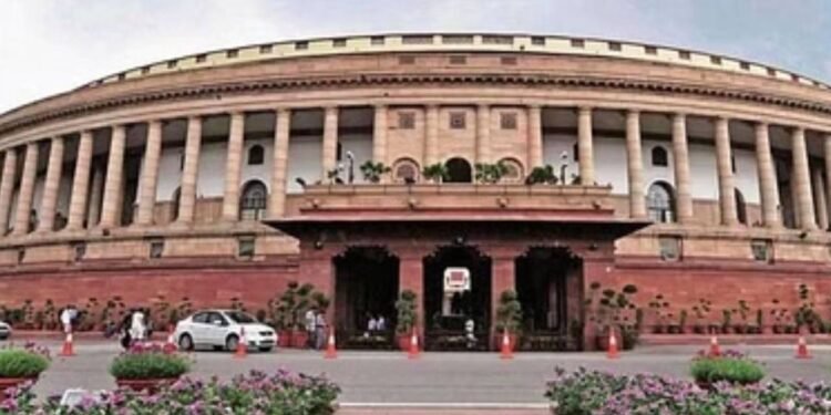 DMK के हिंदी विरोध के बीच सरकार का बयान, किसी पर कोई भाषा नहीं थोपी जाएगी