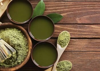 इन प्राकृतिक सामग्रियों से घर पर बनाएं मेहंदी, रंग होगा गहरा