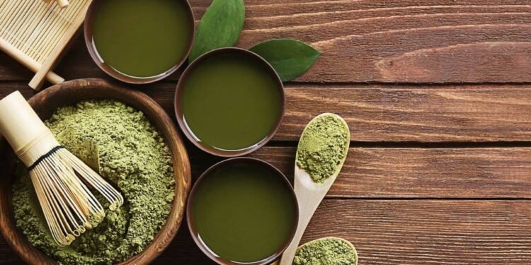 इन प्राकृतिक सामग्रियों से घर पर बनाएं मेहंदी, रंग होगा गहरा